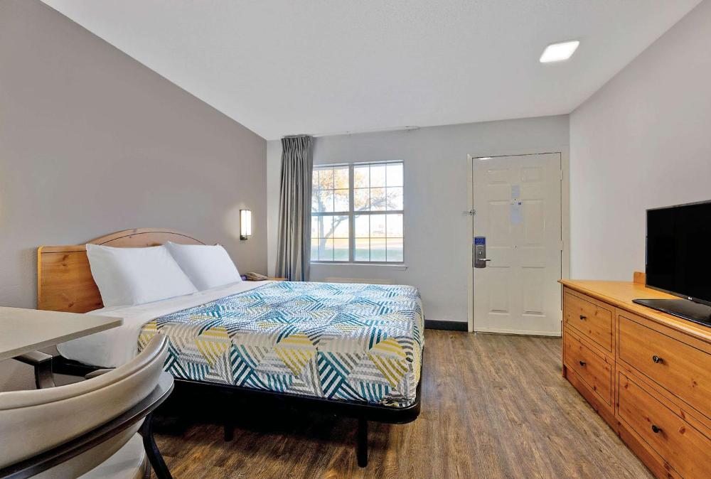 Queen Room - Disability Access - Non-Smoking interior
